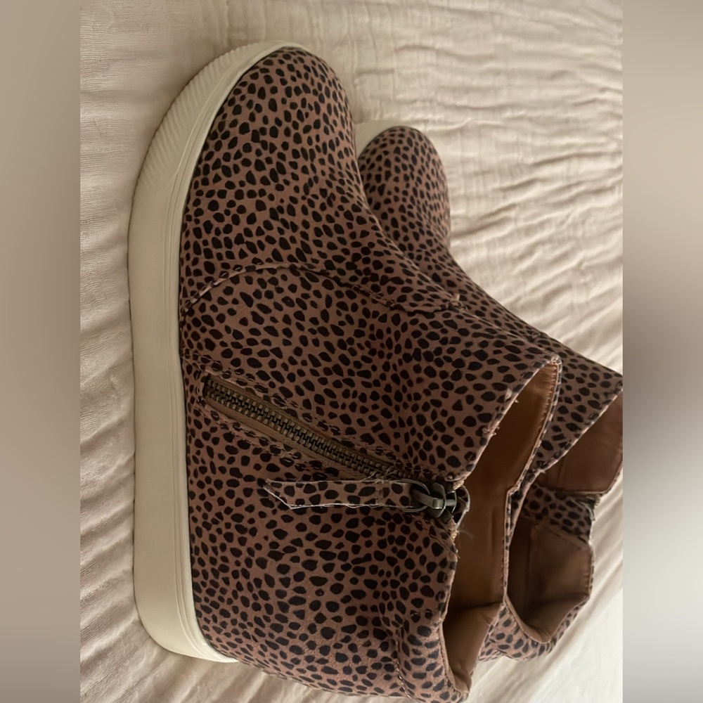 Womens Universal Thread Platform Sneaker Size 8